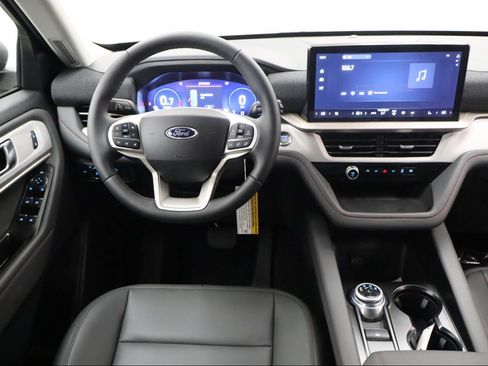 New 2026 Ford Explorer Active w/ Active Comfort Package AWD/4WD image 14