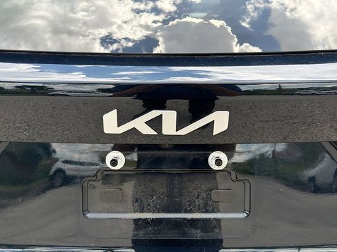 Used 2023 Kia Sorento EX FWD image 11