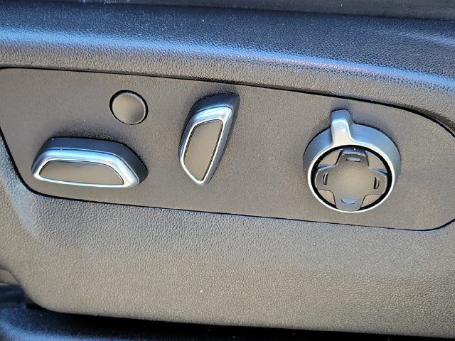 Certified 2024 GMC Yukon Denali Ultimate AWD/4WD image 7