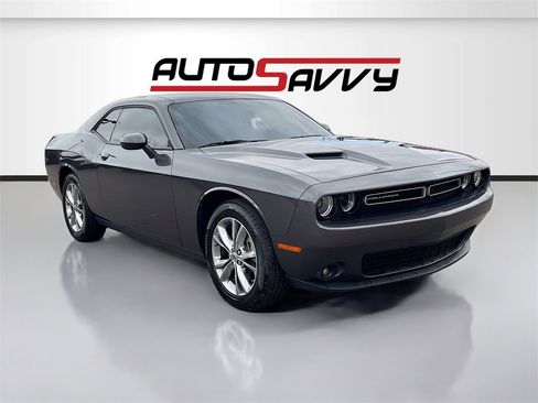 Used 2022 Dodge Challenger SXT w/ Driver Convenience Group image 1