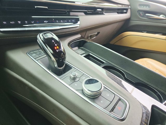 Certified 2022 Cadillac Escalade Premium Luxury w/ Performance Package AWD/4WD image 31