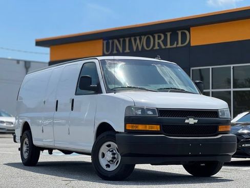 Used 2018 Chevrolet Express 2500 Extended w/ Driver Convenience Package RWD image 3