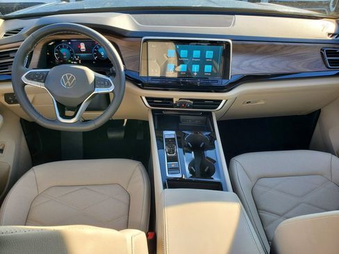 New 2026 Volkswagen Atlas SE FWD image 6