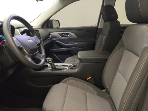 Used 2021 Chevrolet Traverse LS FWD image 17