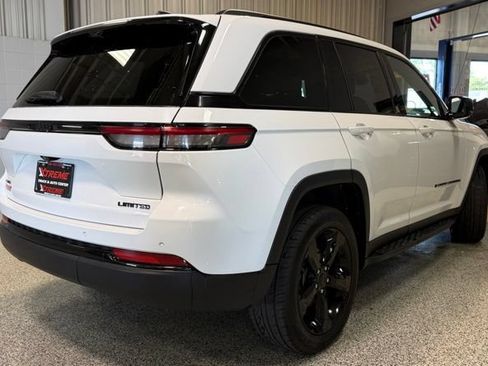 Used 2024 Jeep Grand Cherokee Limited w/ Luxury Tech Group II AWD/4WD image 6