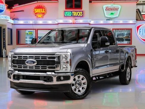Used 2024 Ford F250 XLT AWD/4WD image 2
