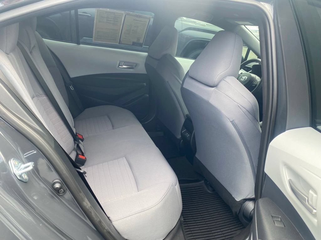 Used 2026 Toyota Corolla SE FWD image 17