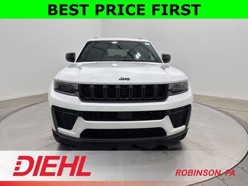 New 2026 Jeep Grand Cherokee Altitude AWD/4WD image 2