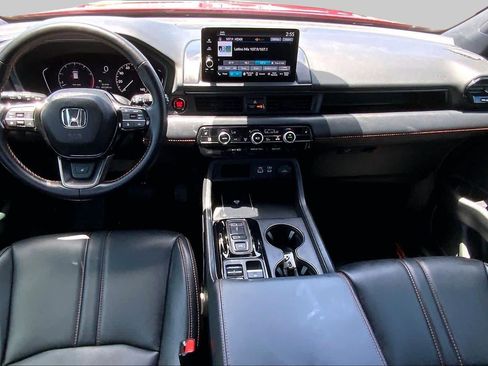 Used 2025 Honda Pilot TrailSport image 15