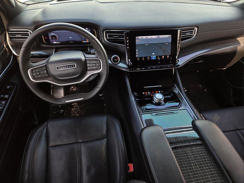 Used 2022 Jeep Wagoneer Series III RWD image 11