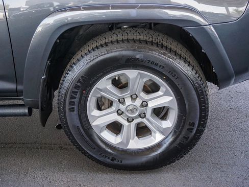 Used 2020 Toyota 4Runner SR5 image 12