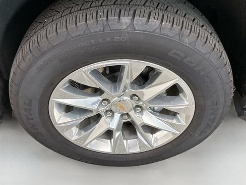 Used 2025 Chevrolet Tahoe Premier AWD/4WD image 34