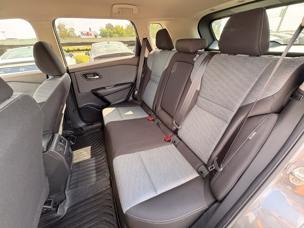 Used 2023 Nissan Rogue SV FWD image 26