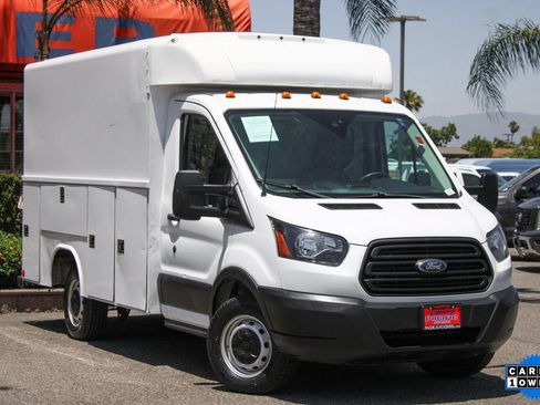 Used 2019 Ford Transit 250 138 RWD image 2