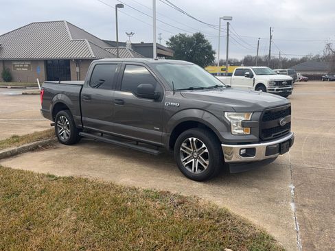 Used 2017 Ford F150 XLT image 9