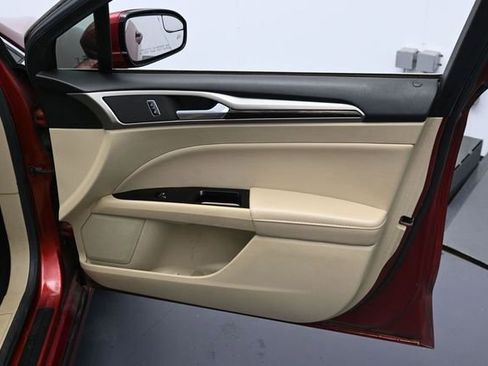 Used 2014 Ford Fusion SE w/ Equipment Group 202A FWD image 27