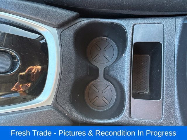 Used 2014 Nissan Rogue SV AWD/4WD image 14