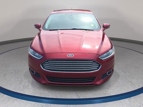 Used 2014 Ford Fusion SE image 2