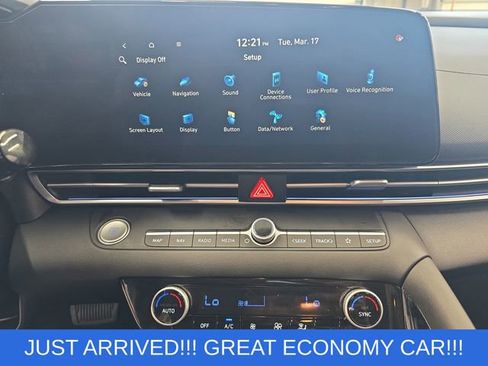 Used 2025 Hyundai Elantra SEL w/ Cargo Package FWD image 20
