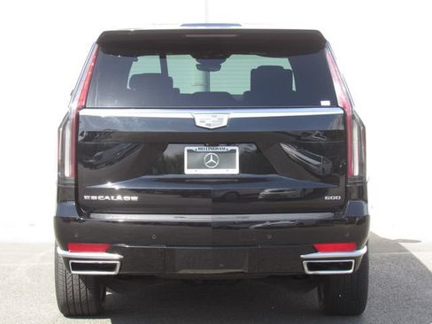 Used 2021 Cadillac Escalade ESV Premium Luxury w/ LPO, Radiant Package AWD/4WD image 7