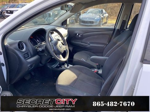 Used 2014 Nissan Versa SV image 9