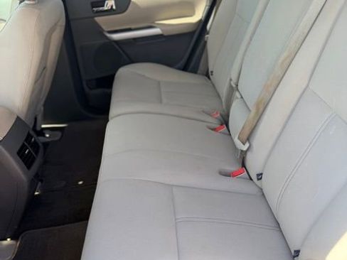 Used 2013 Ford Edge SE image 12