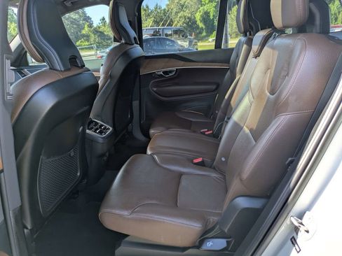 Used 2022 Volvo XC90 T6 Momentum AWD/4WD image 16