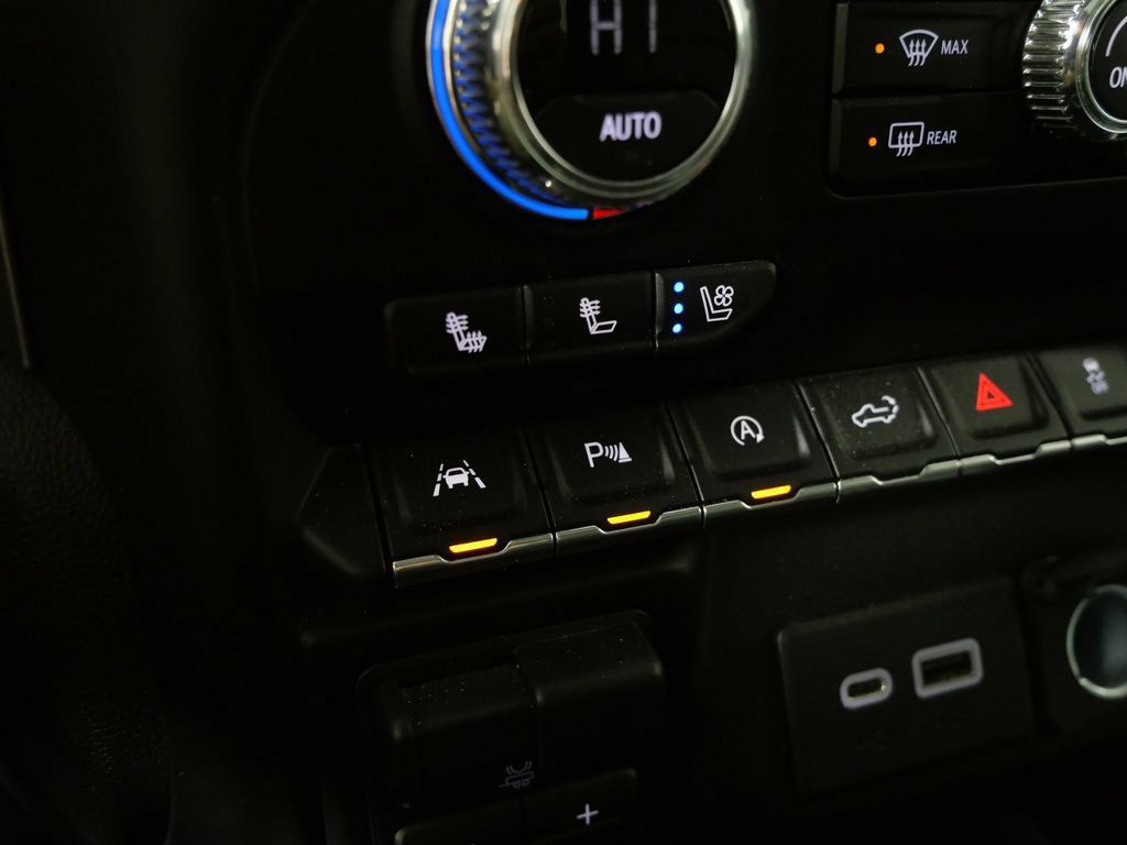 Used 2021 GMC Sierra 1500 Denali w/ Technology Package AWD/4WD image 27