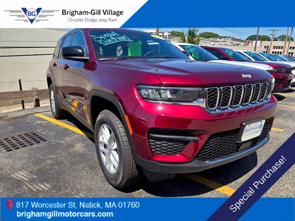 Used 2025 Jeep Grand Cherokee Laredo X w/ Luxury Tech Group I AWD/4WD image 5