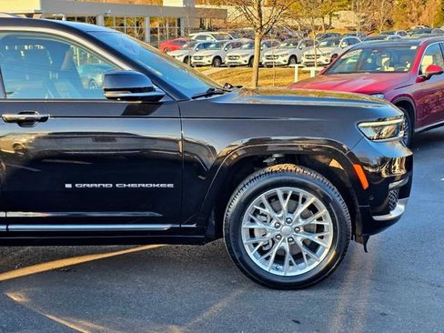 Used 2021 Jeep Grand Cherokee L Summit w/ Luxury Tech Group V AWD/4WD image 6