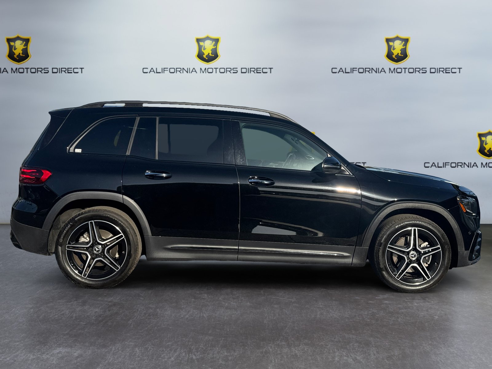 Used 2024 Mercedes-Benz GLB 250 w/ AMG Night Package image 6