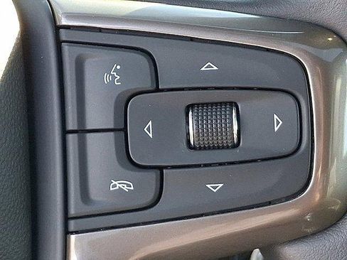 Used 2023 Chevrolet Silverado 1500 High Country w/ Technology Package image 22