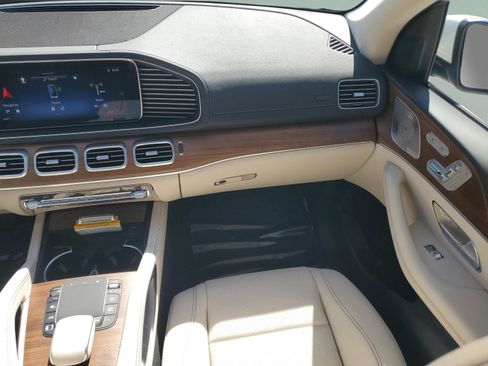 New 2026 Mercedes-Benz GLS 450 4MATIC image 11