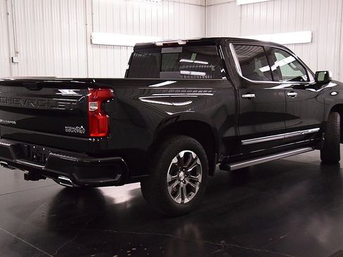 Used 2024 Chevrolet Silverado 1500 High Country w/ Z71 Off-Road Package image 8