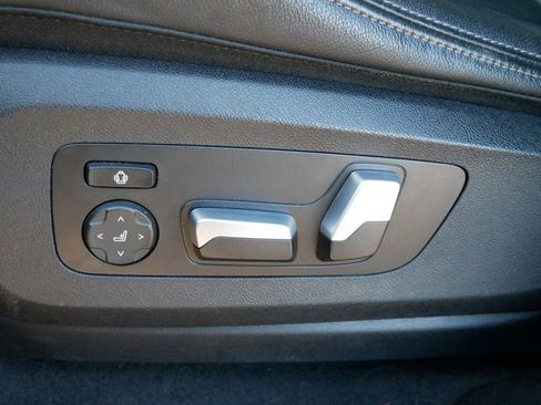 Used 2022 BMW X6 xDrive40i w/ Premium Package image 15