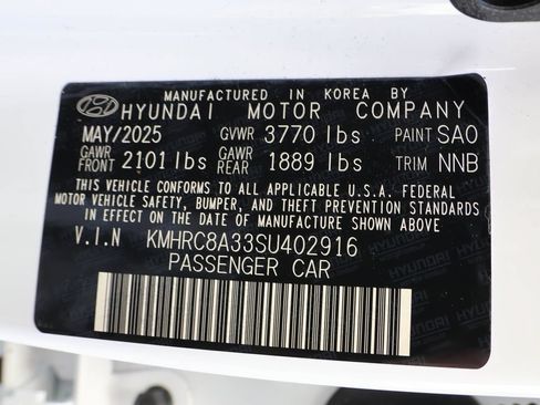Certified 2025 Hyundai Venue Limited FWD image 42