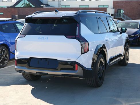 New 2026 Kia EV9 GT-Line image 2