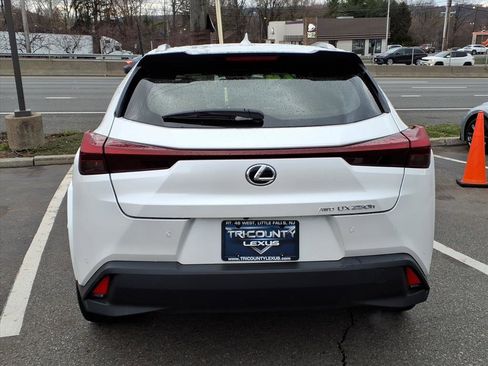 Used 2024 Lexus UX 250h AWD w/ Premium Package image 5