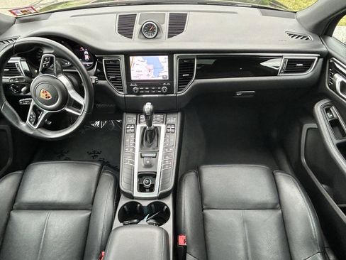 Used 2018 Porsche Macan AWD/4WD image 16