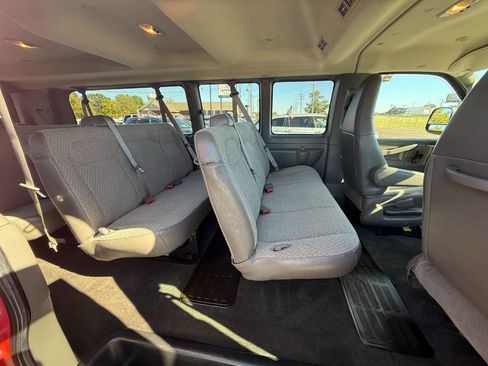 Used 2016 Chevrolet Express 3500 LT w/ LT Preferred Equipment Group image 10
