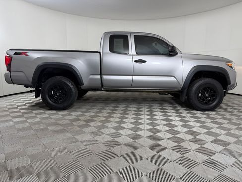 Used 2020 Toyota Tacoma SR w/ SX Package AWD/4WD image 7