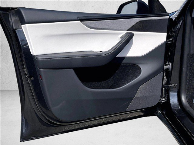 Used 2026 Tesla Model Y 2WD image 17
