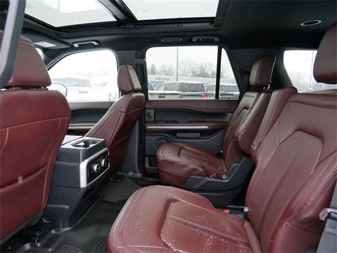 Used 2023 Ford Expedition Limited image 9