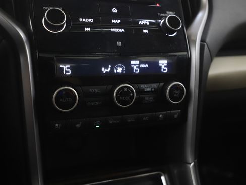 Used 2019 Subaru Ascent Touring w/ Popular Package #3 image 25