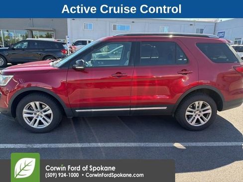 Used 2018 Ford Explorer XLT w/ Equipment Group 202A AWD/4WD image 9