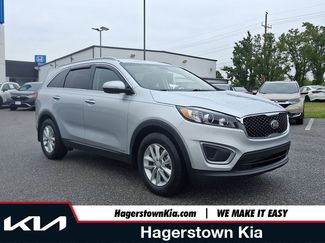 Used 2016 Kia Sorento LX w/ LX Convenience Package image 1