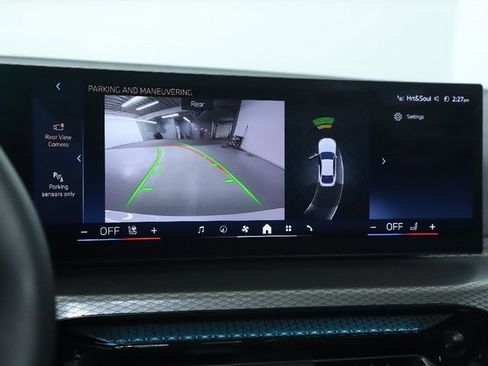 Used 2025 BMW 430i xDrive w/ Premium Package image 25