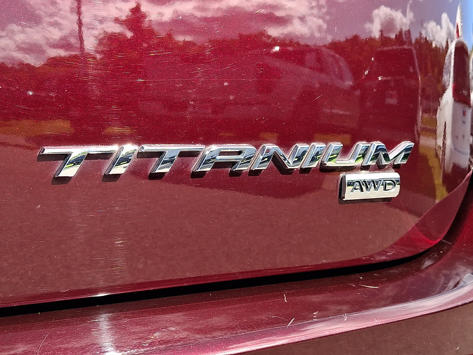 Used 2018 Ford Edge Titanium w/ Equipment Group 301A AWD/4WD image 7