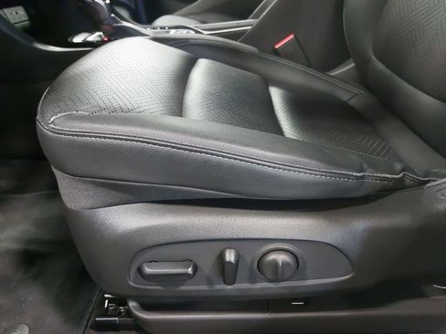 Used 2022 Buick Encore GX Essence w/ Experience Buick Package AWD/4WD image 30