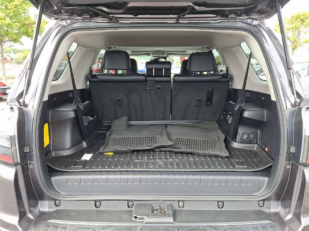 Used 2021 Toyota 4Runner Limited AWD/4WD image 30